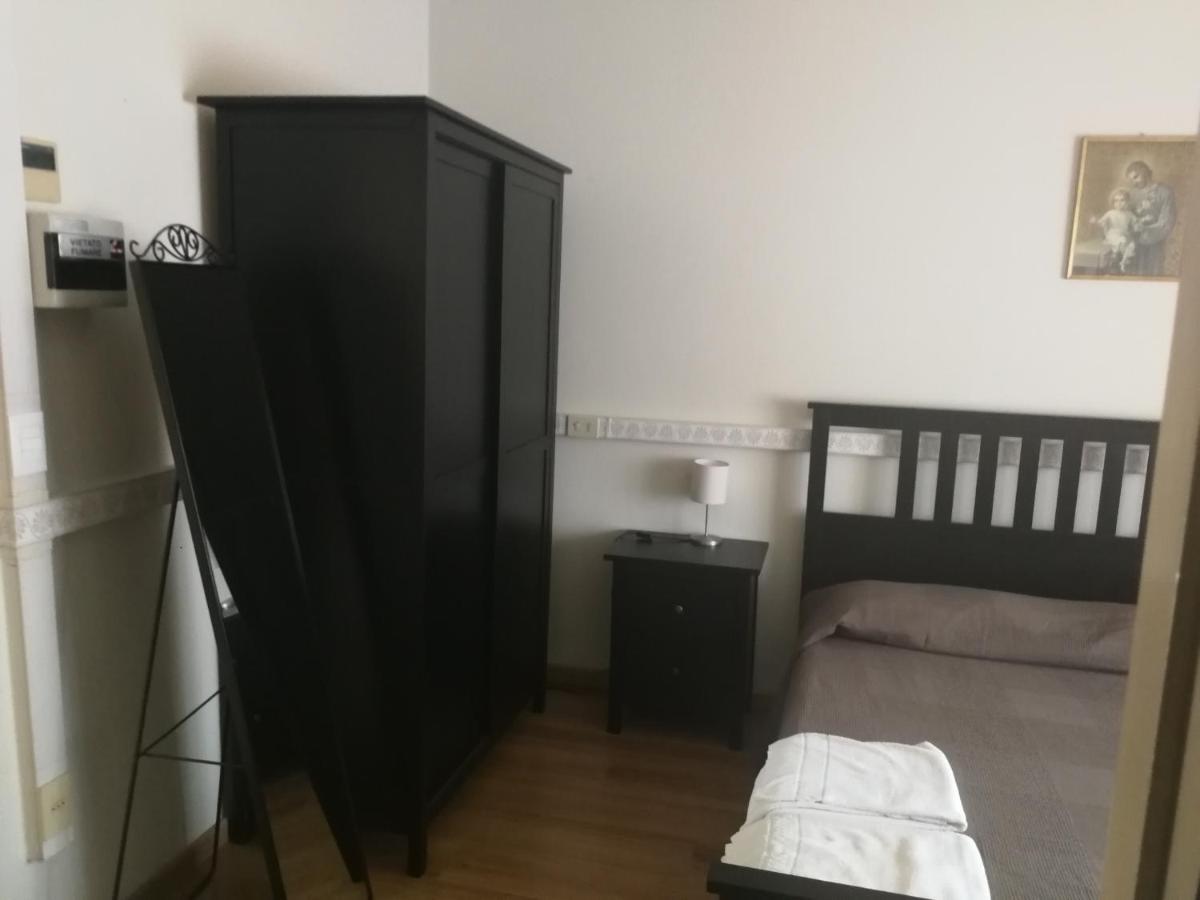 Casa Per Ferie Suore Domenicane Rome Bagian luar foto
